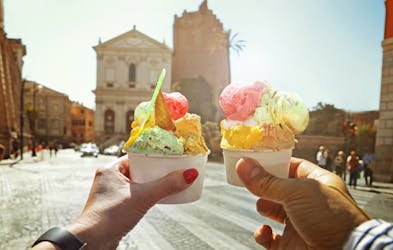 Tour dello street food di Roma in e-bike con una guida locale